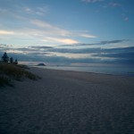 Papamoa beach med Mount Maunganui i bakgrunden